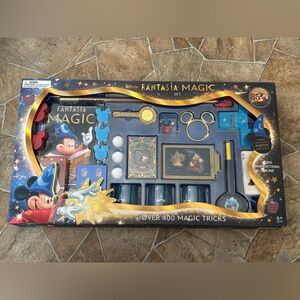 Disney Fantasia Magic Set Mickey Mouse Over 400 Tricks Plus Bonus Poster